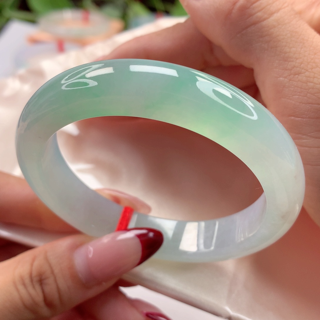 翡翠手镯未镶嵌55.7冰胶起荧光 小柒