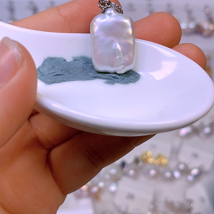 淡水珍珠颈饰合金