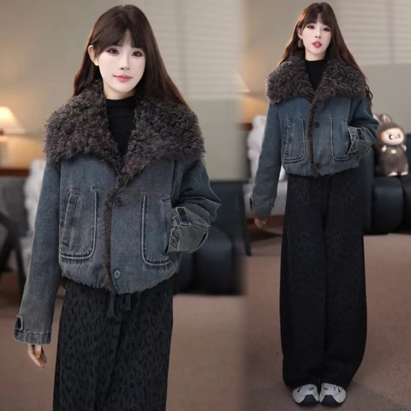 时尚大毛翻领拼接牛仔棉服女冬季新款洋气保暖牛仔加绒加厚短外套