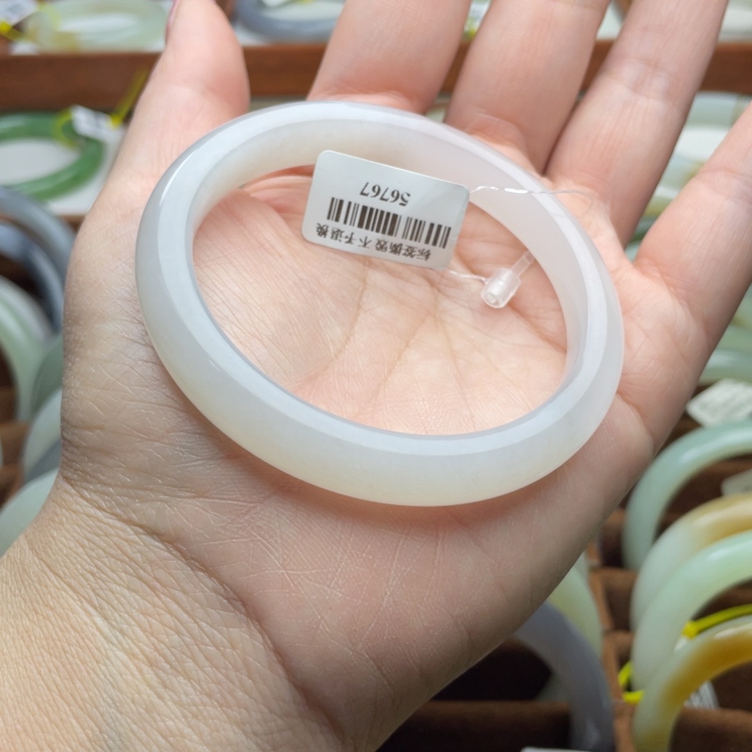 【闪购商品】和田玉手镯未镶嵌59.6