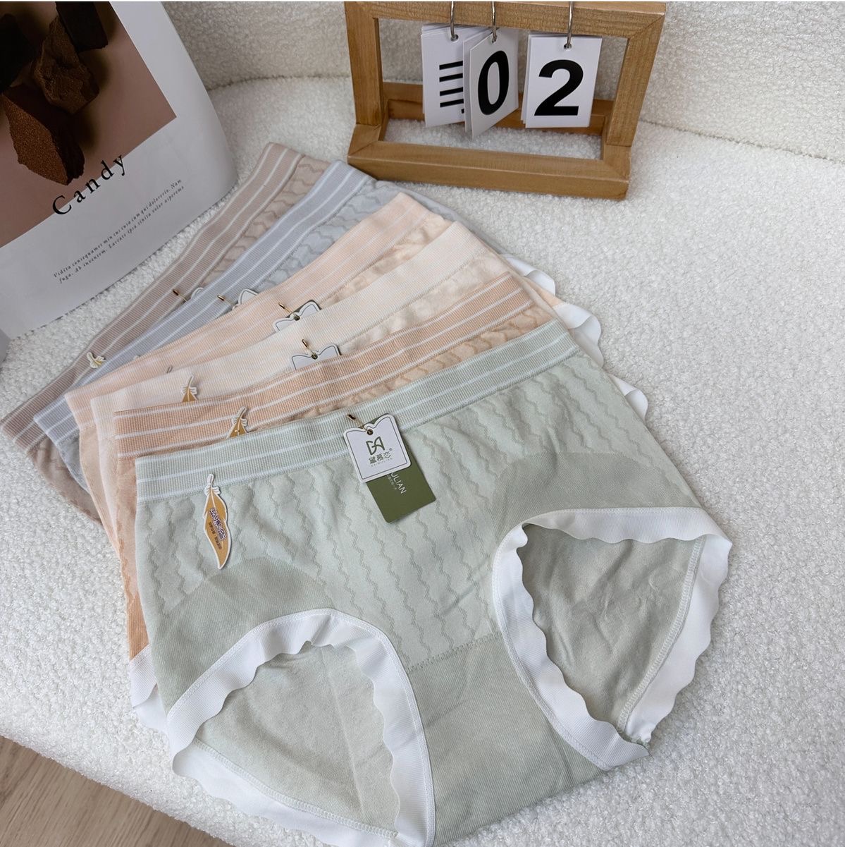 精美盒装4条 品质触手可及的柔软 中腰收腹提臀3A抗菌棉裆内裤