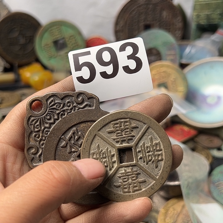 紫***临铜复古文创工艺品