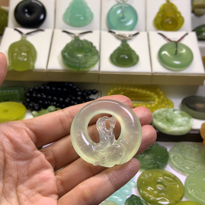 【闪购商品】未镶嵌蛇纹石玉颈饰