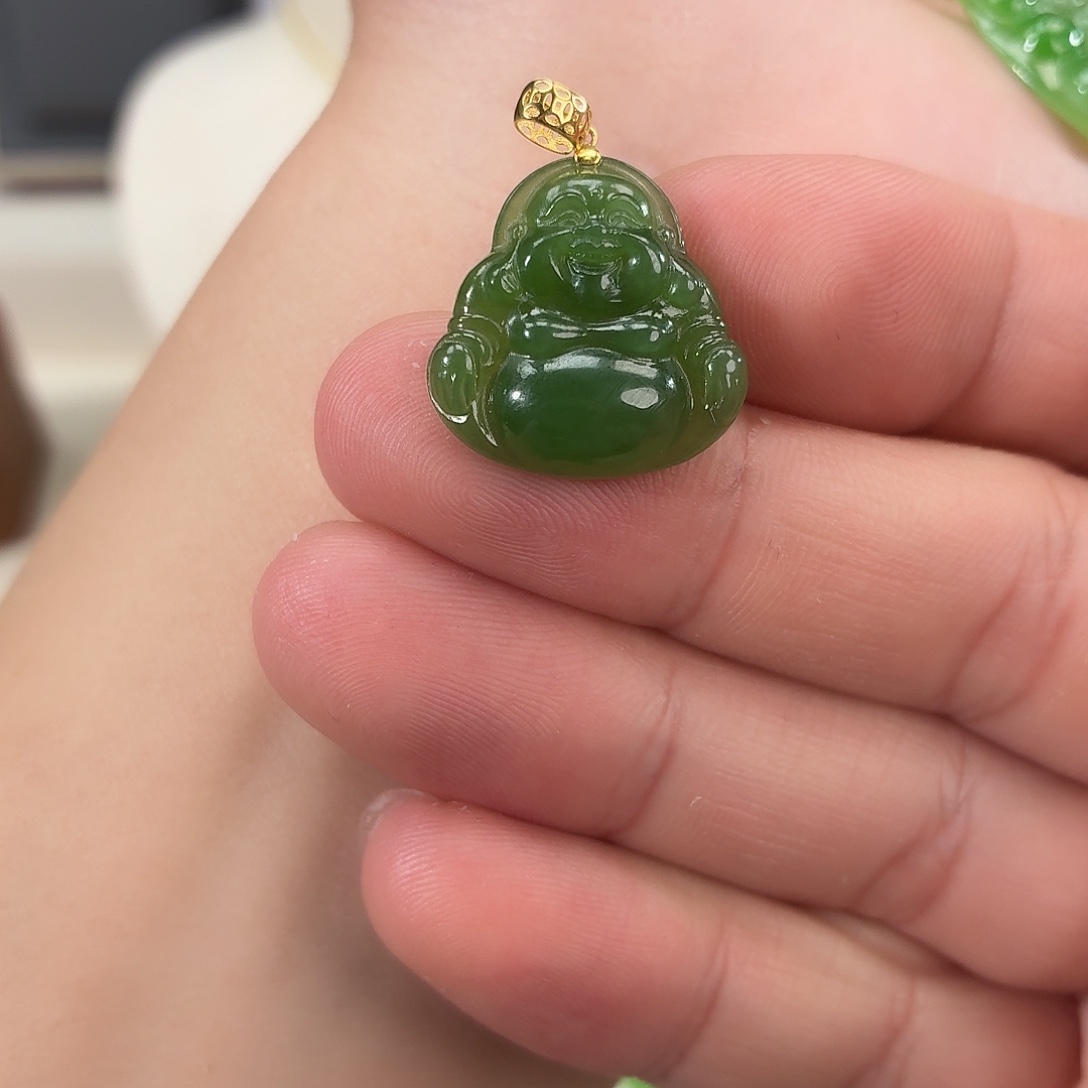 笑***儿和田玉（碧玉）18K金镶嵌颈饰