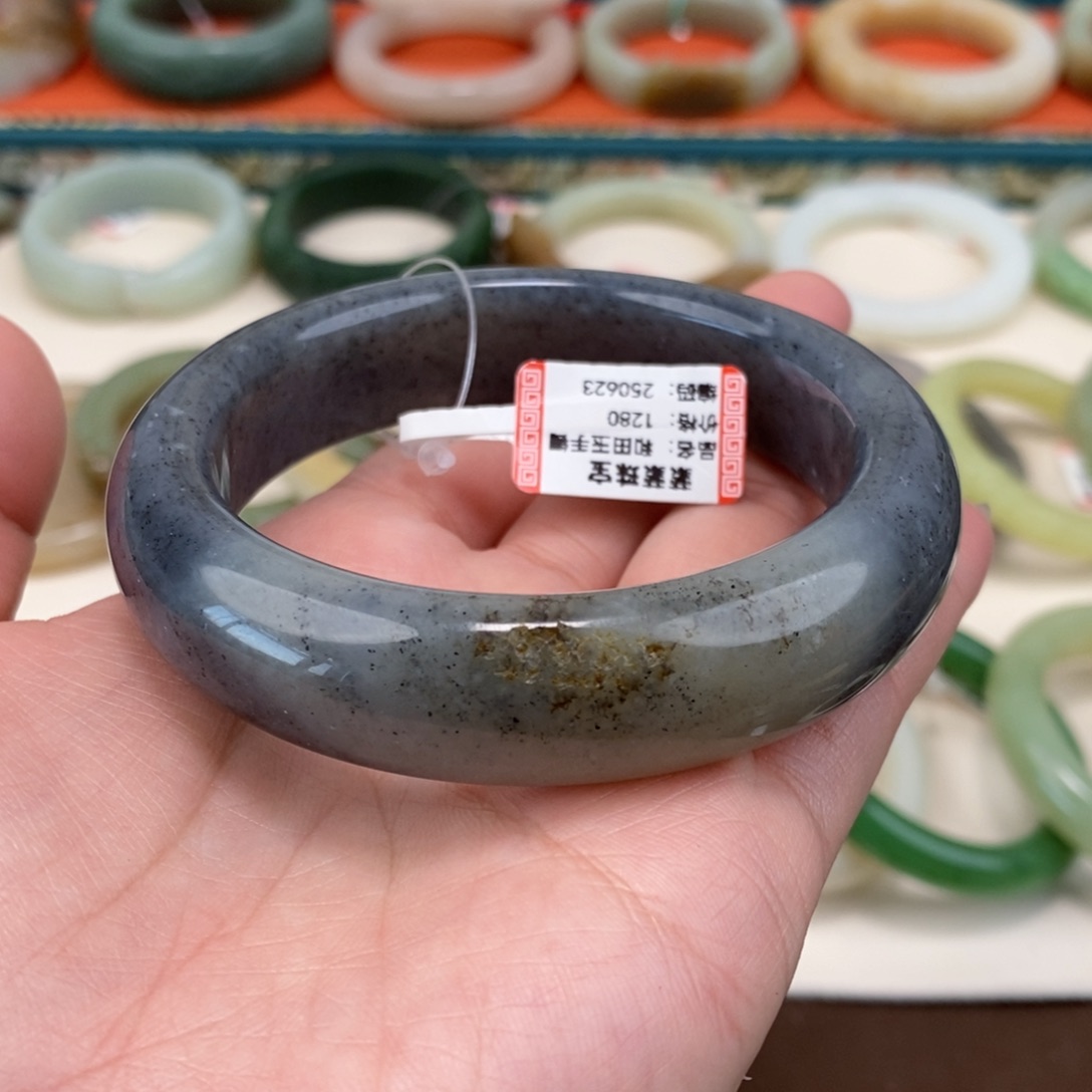 黑***壳和田玉未镶嵌手镯62.6