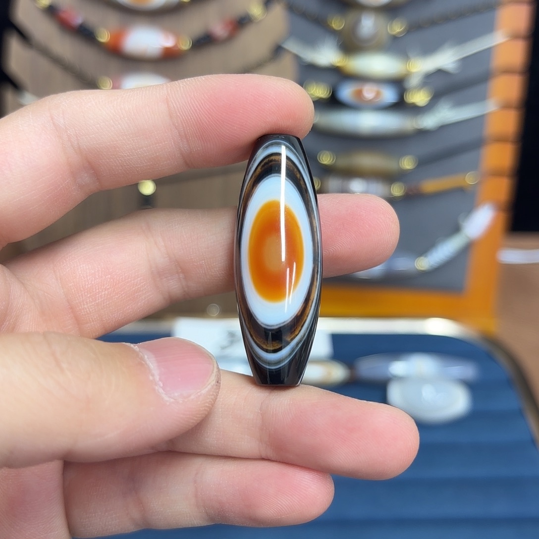 蕾***蕾玛瑙/玉髓合金颈饰