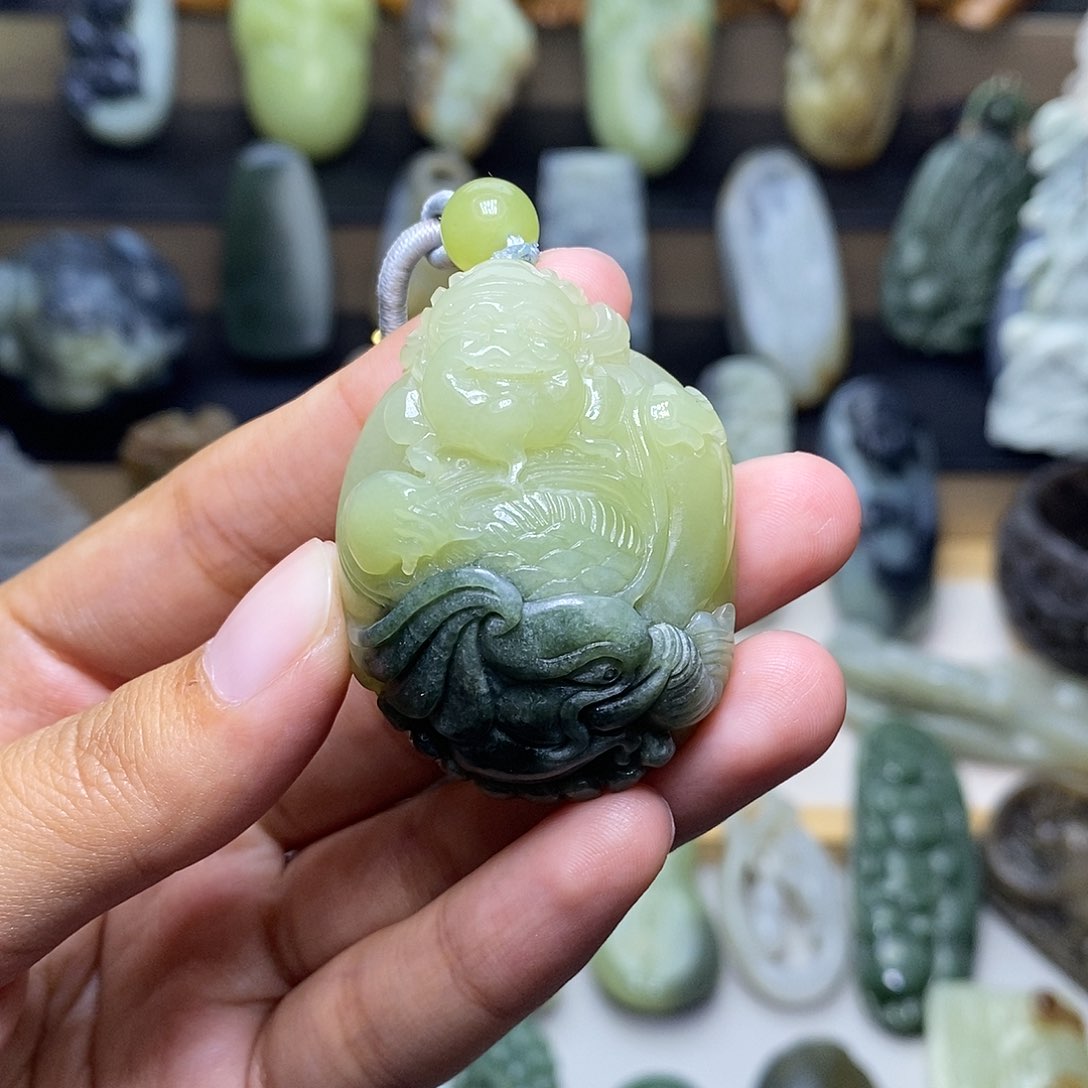 颈饰未镶嵌和田玉塑****