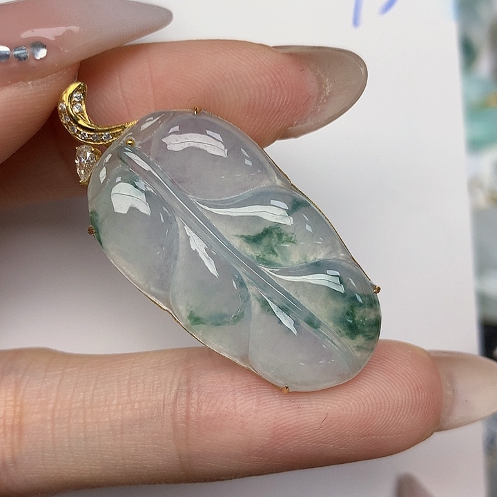 翡翠颈饰18K金镶嵌翡翠