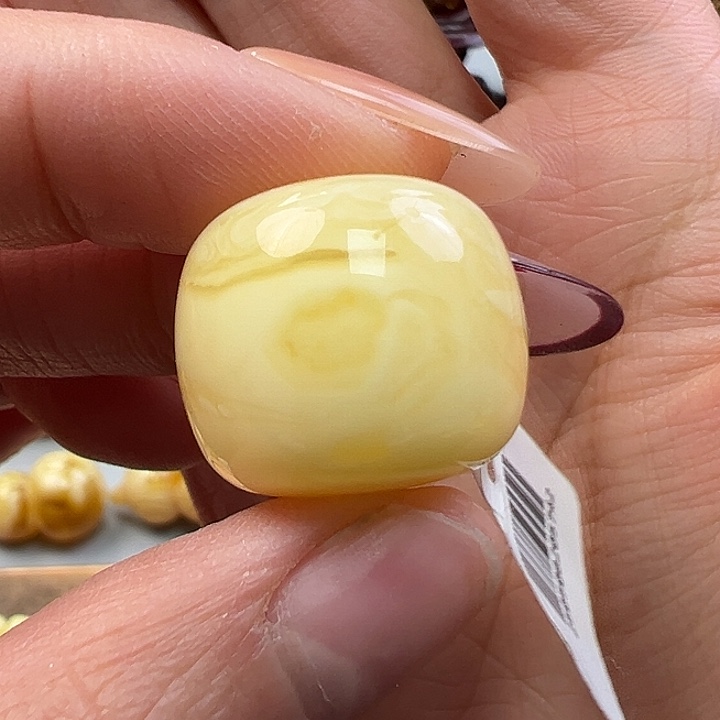 蜜蜡未镶嵌珠宝奇石