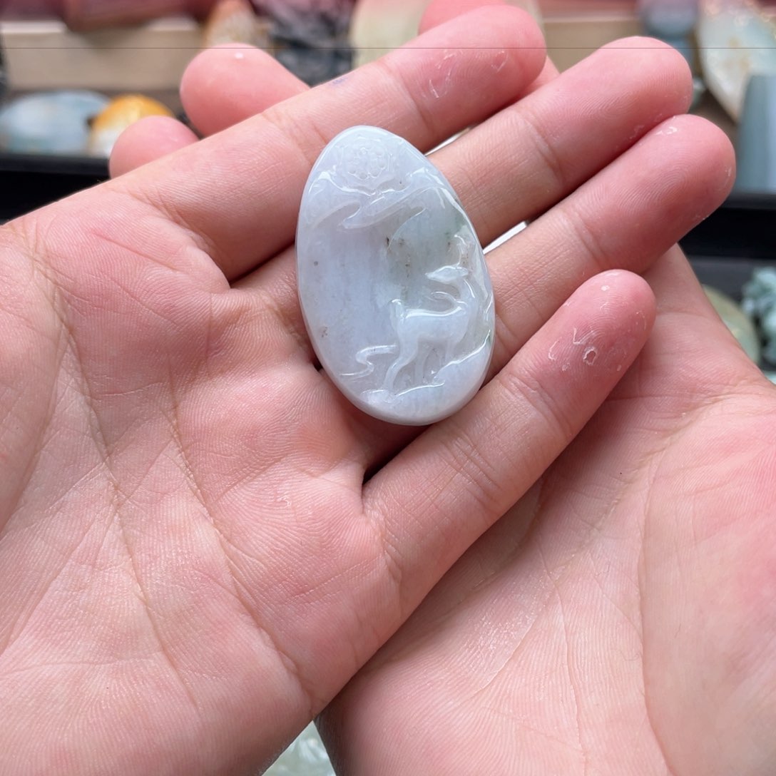翡翠颈饰未镶嵌鹿