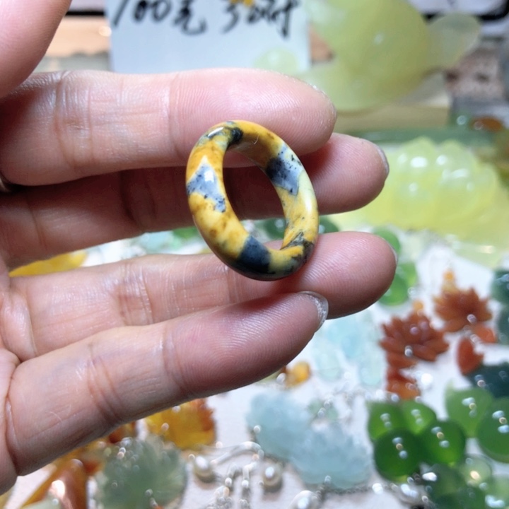 【闪购商品】蛇纹石玉耳环未镶嵌