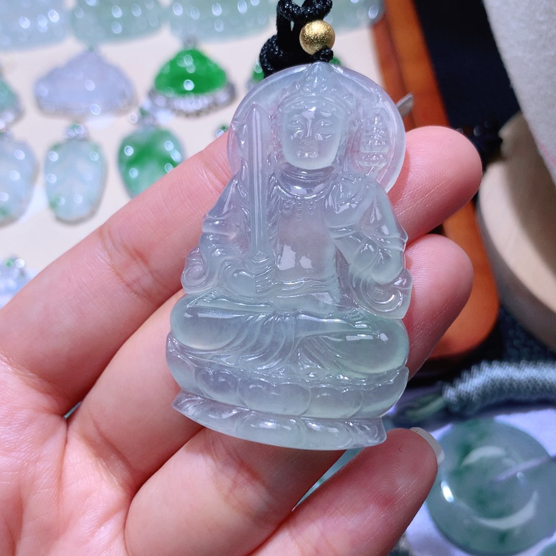 颈饰未镶嵌翡翠虚空藏