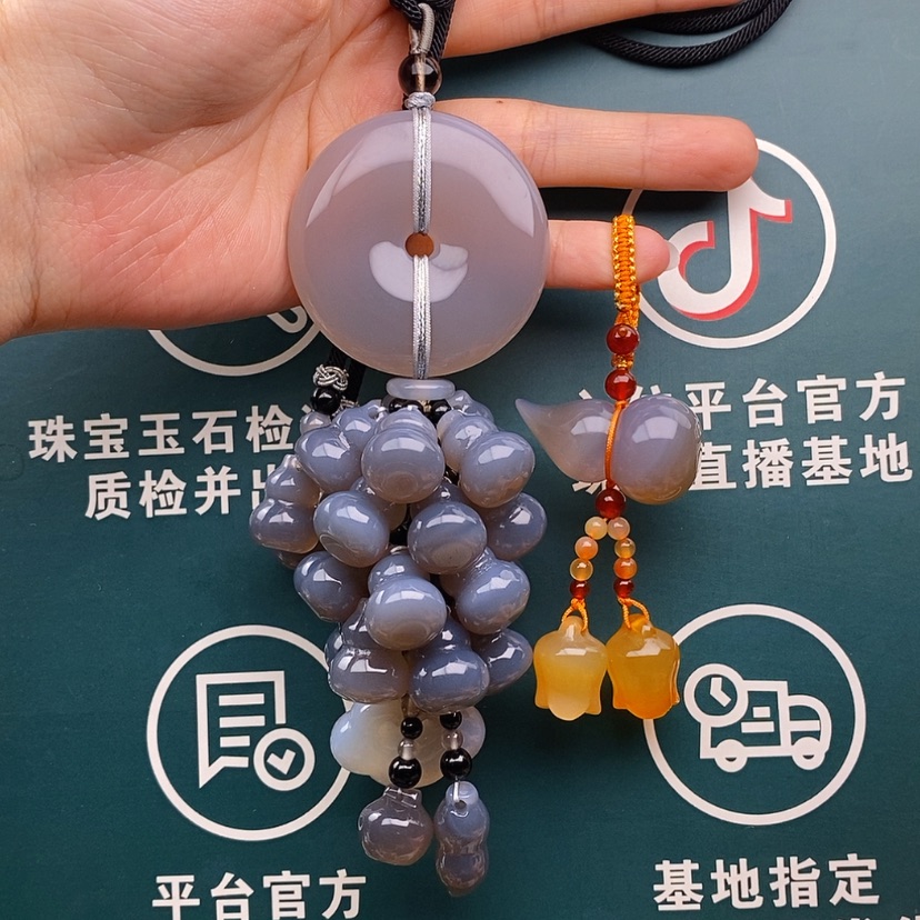 【闪购商品】玛瑙/玉髓车挂未镶嵌脉*