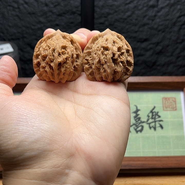 文玩核桃吊坠153虎头40尺