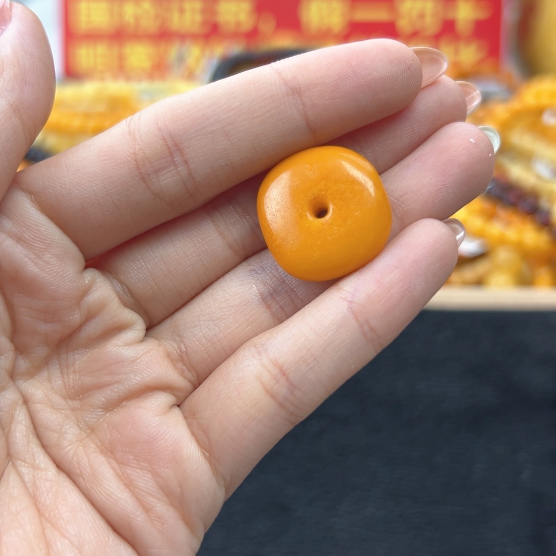 琥珀珠宝奇石未镶嵌