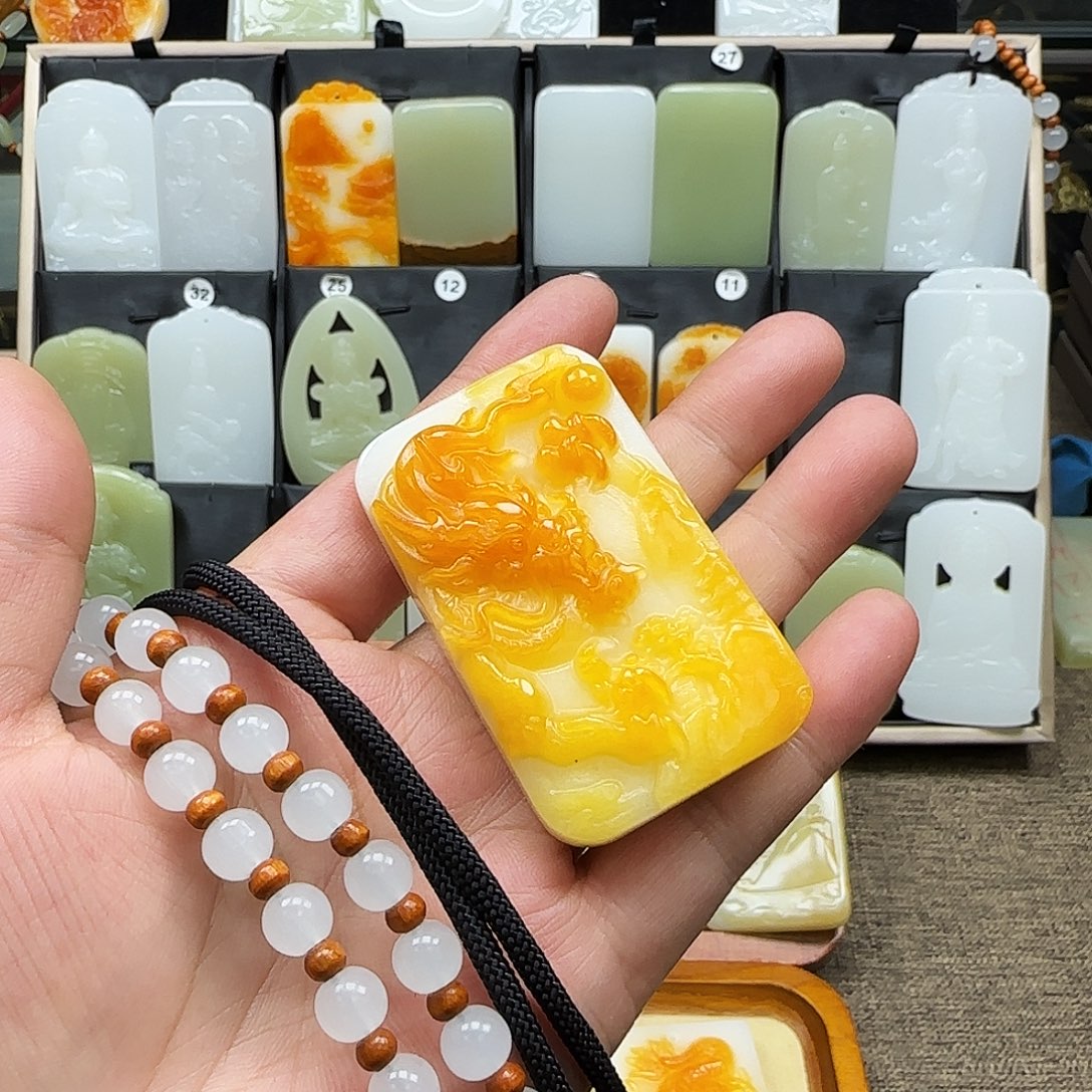 一物一拍皮色山水龙牌子