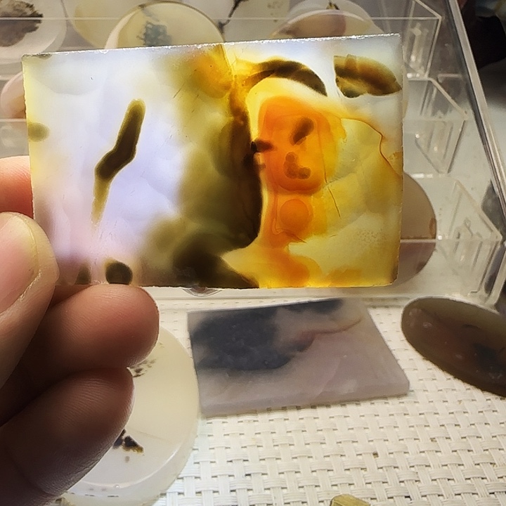 玛瑙/玉髓未镶嵌珠宝奇石