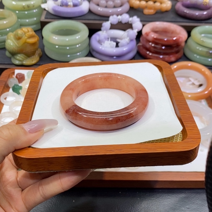 石英质玉未镶嵌手镯54有瑕疵