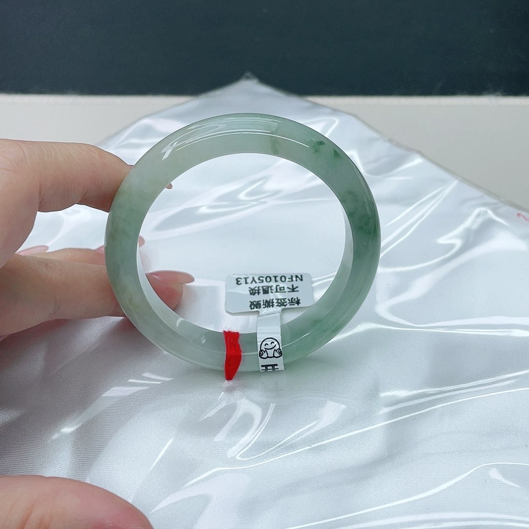 翡翠手镯未镶嵌正51.3