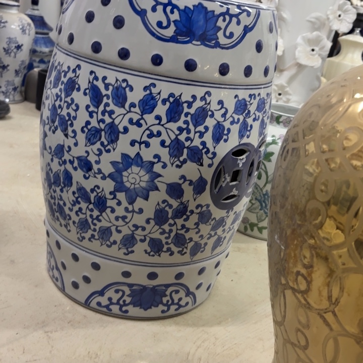 微瑕青花瓷器值得购买