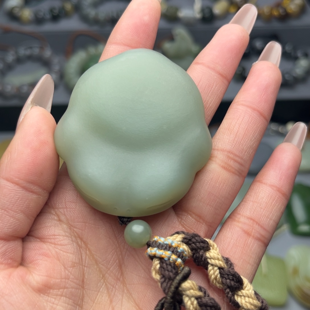 一***闲和田玉未镶嵌颈饰