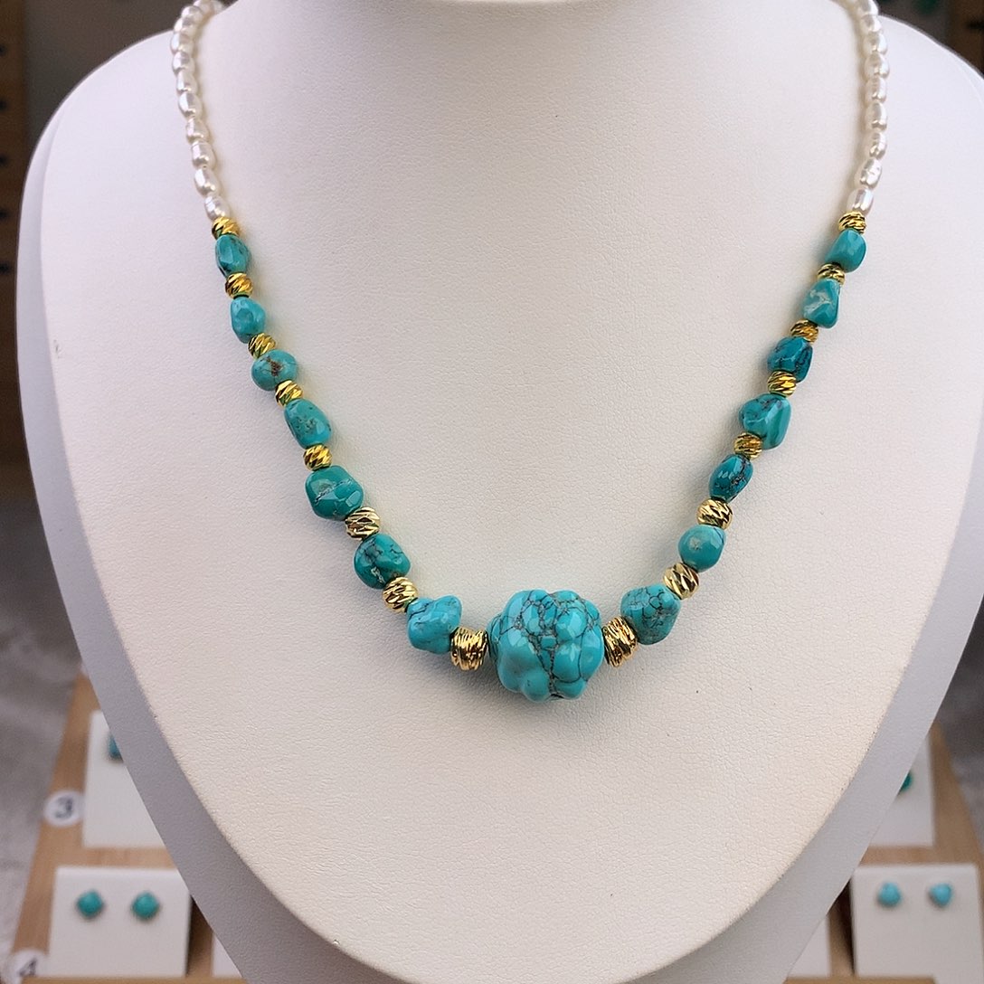 绿松石未镶嵌颈饰