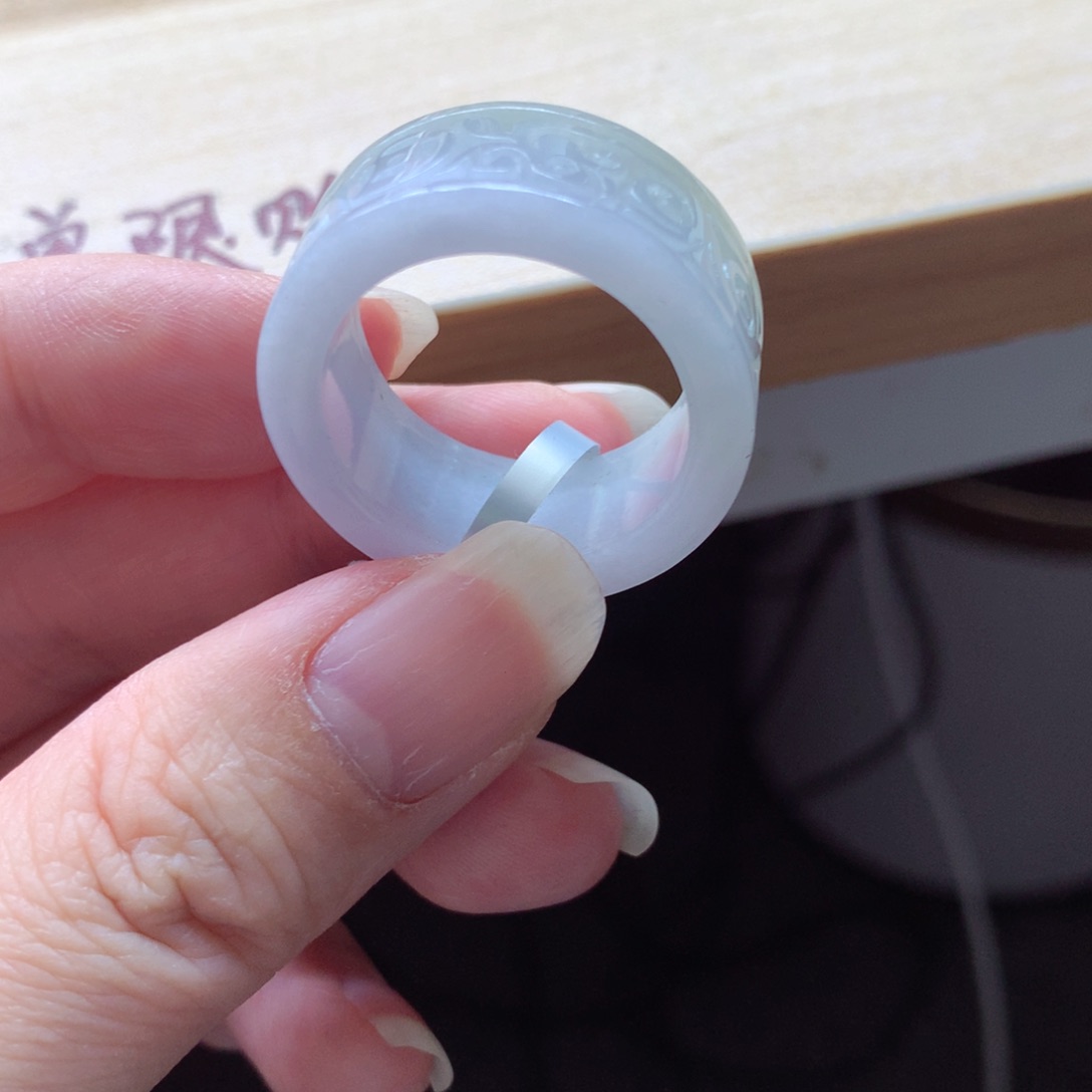 翡翠颈饰未镶嵌吊坠