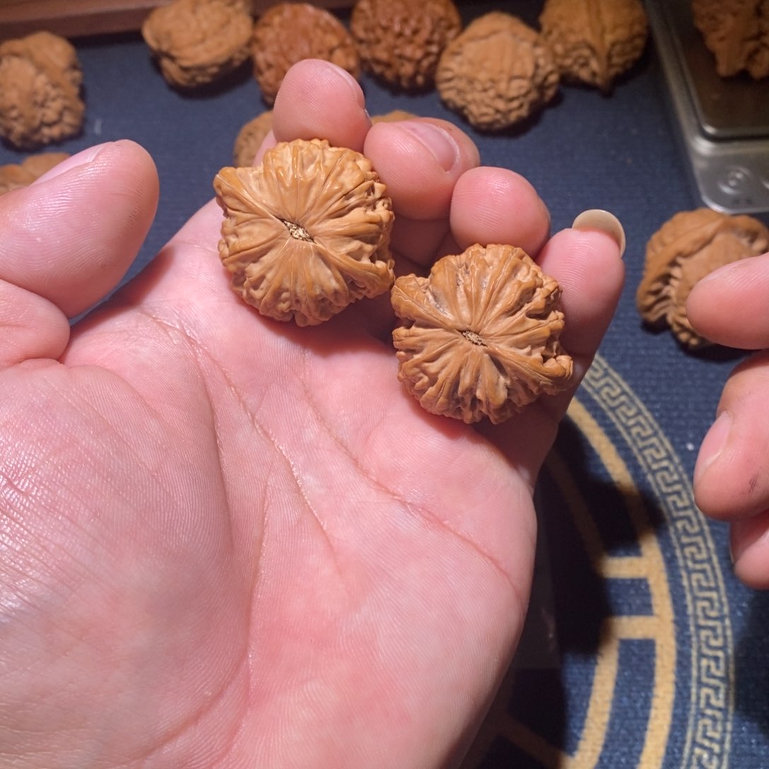 文玩核桃吊坠磨盘