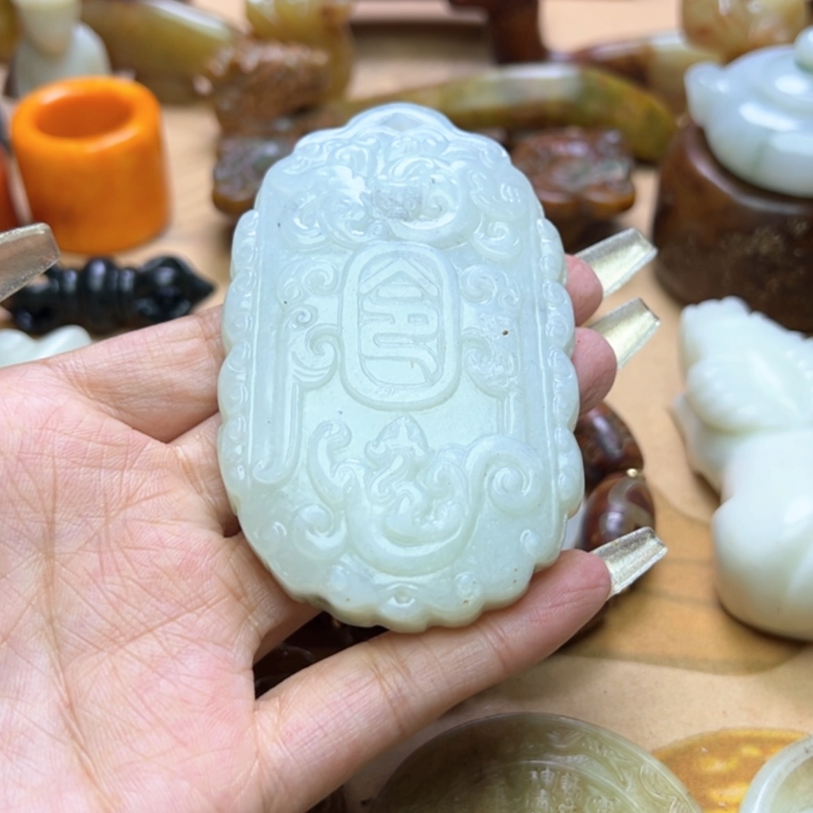 【闪购商品】蛇纹石玉颈饰未镶嵌