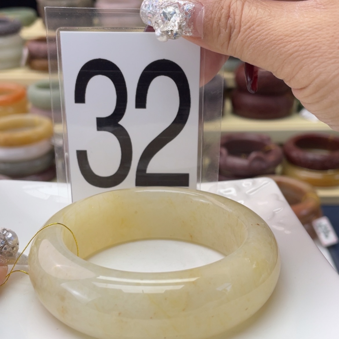 【闪购商品】石英质玉手镯未镶嵌