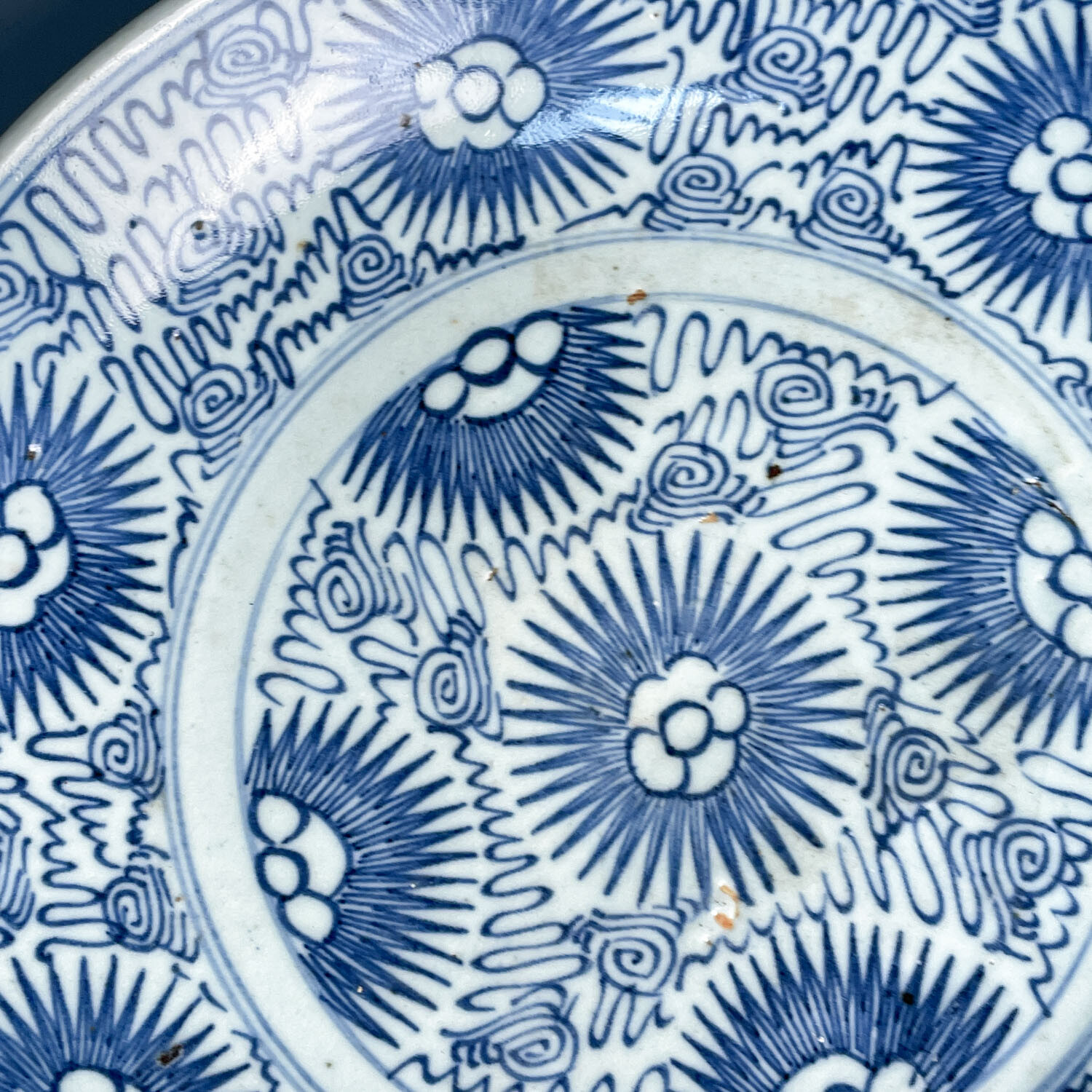 M25GI000886 - 清乾隆青花缠枝花卉纹盘