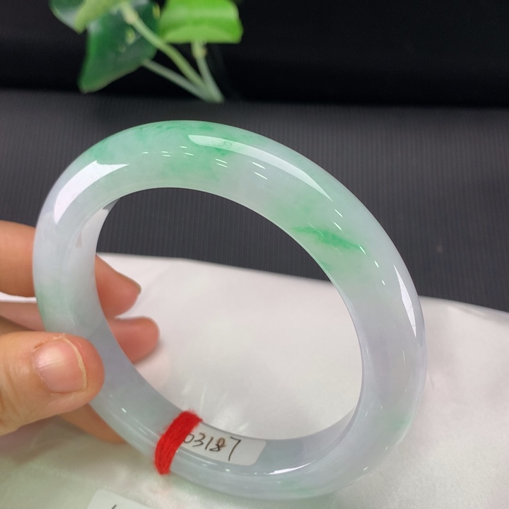 翡翠未镶嵌手镯正圈61