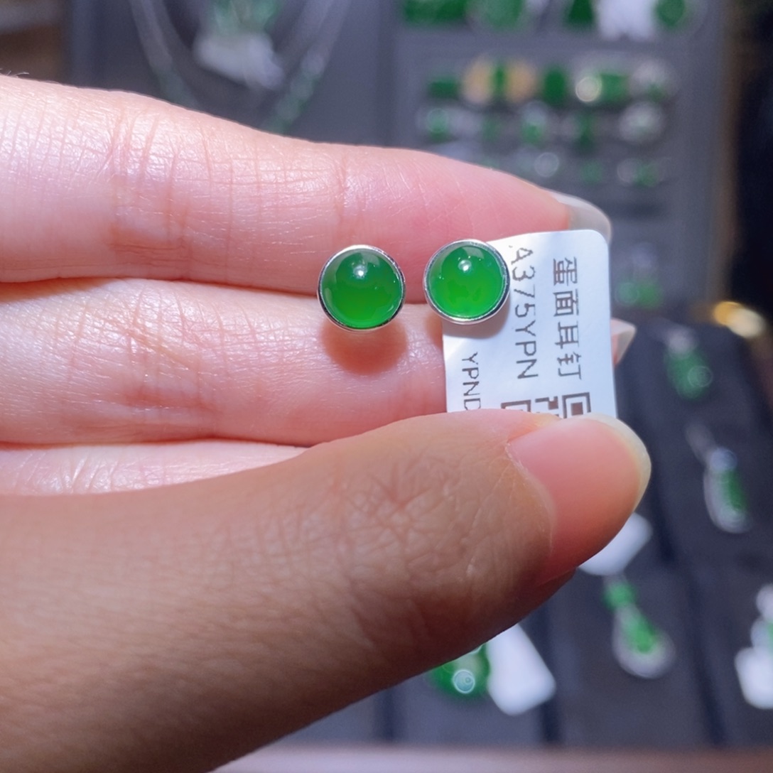 翡翠18K金镶嵌耳饰