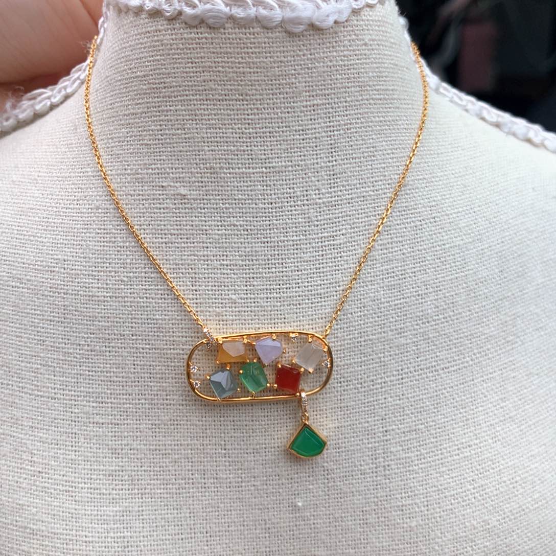 18K金镶嵌挂件翡翠