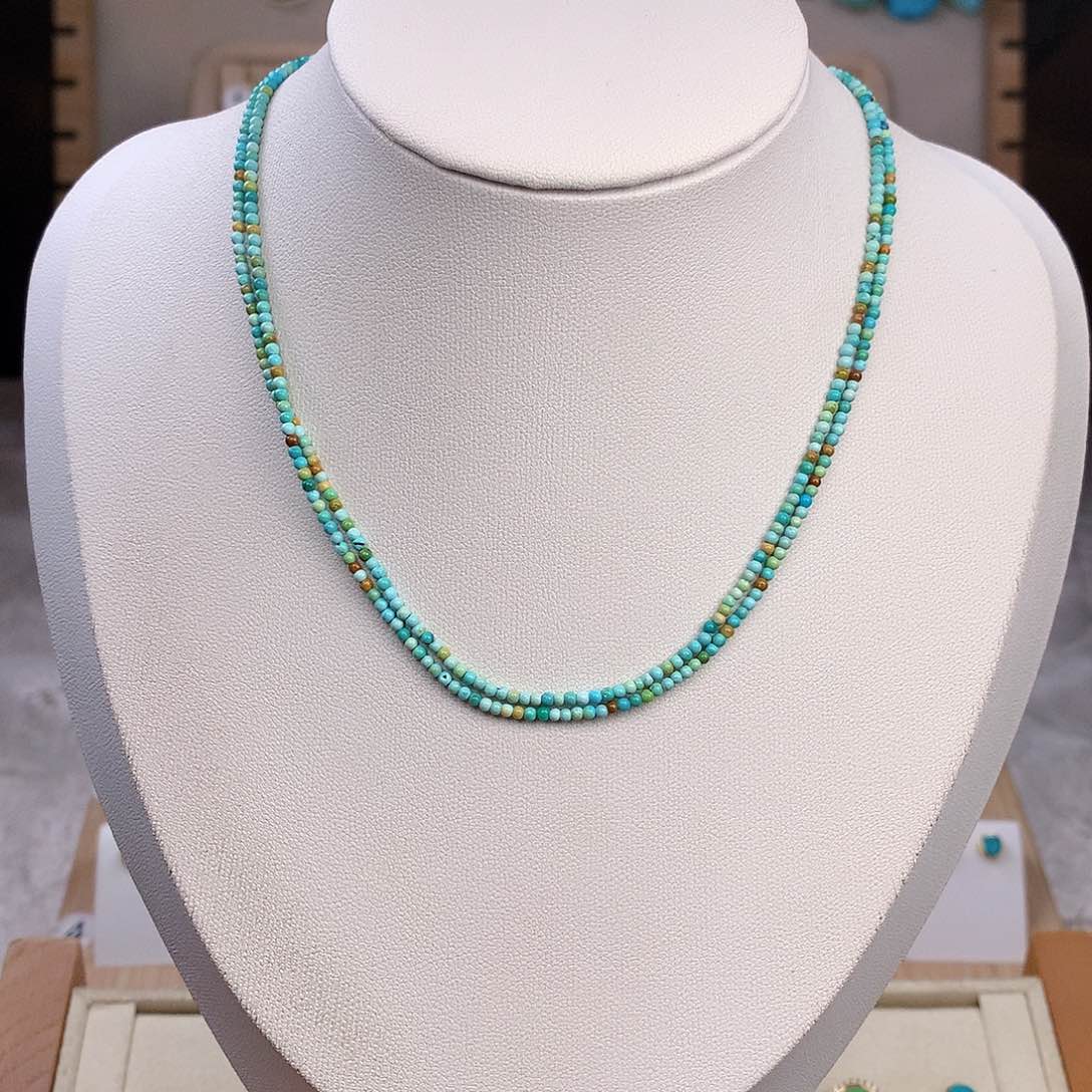 绿松石未镶嵌颈饰