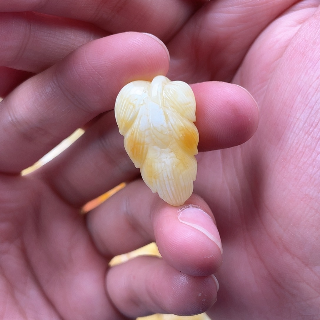琥珀裸石未镶嵌蜜蜡