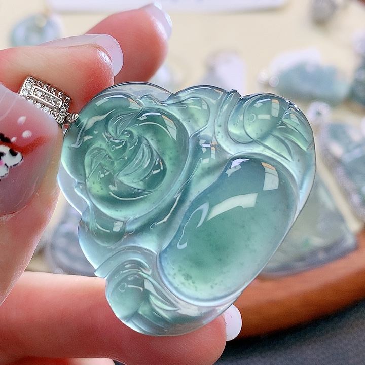 翡翠颈饰未镶嵌翡翠