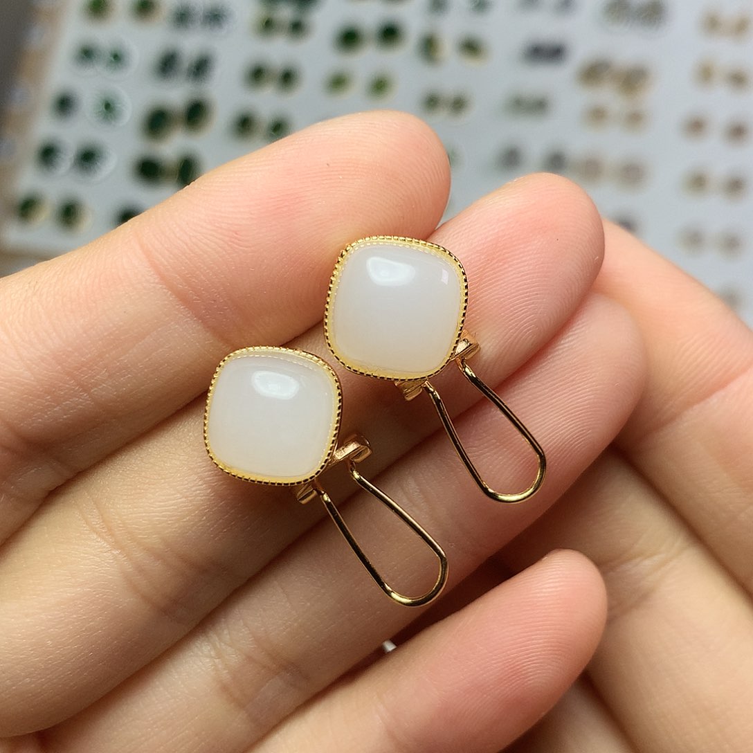 银S925镀金镶嵌和田玉（白玉）耳饰大**泽