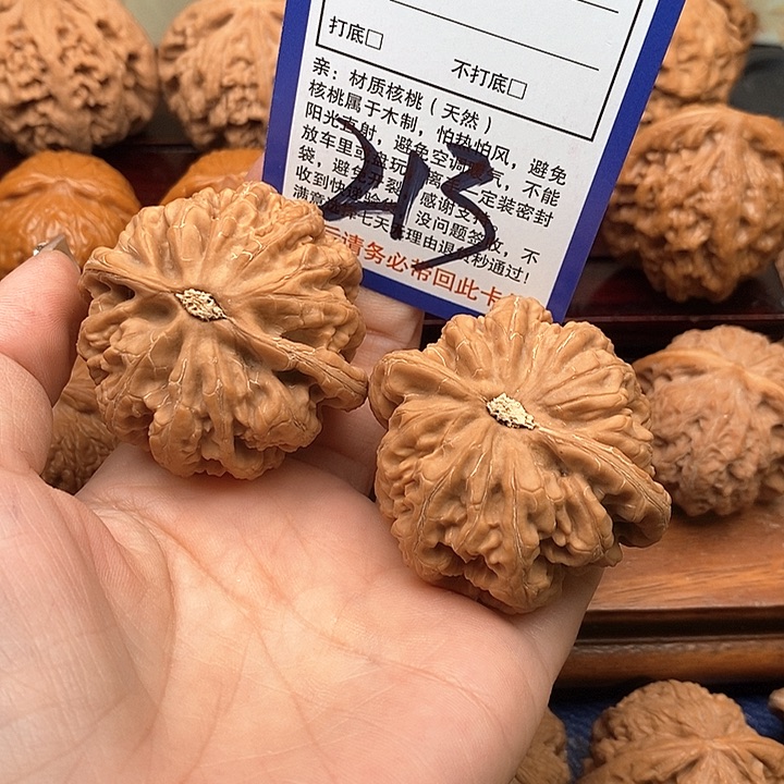 吊坠桃核粗筋狮子头48