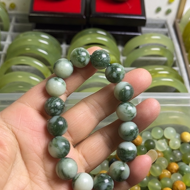 合金蛇纹石玉颈饰