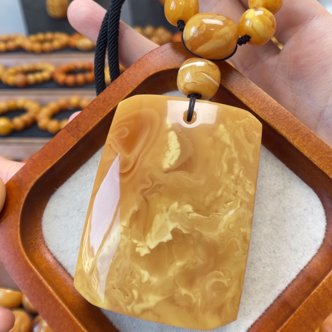 蜜蜡未镶嵌颈饰蜜蜡