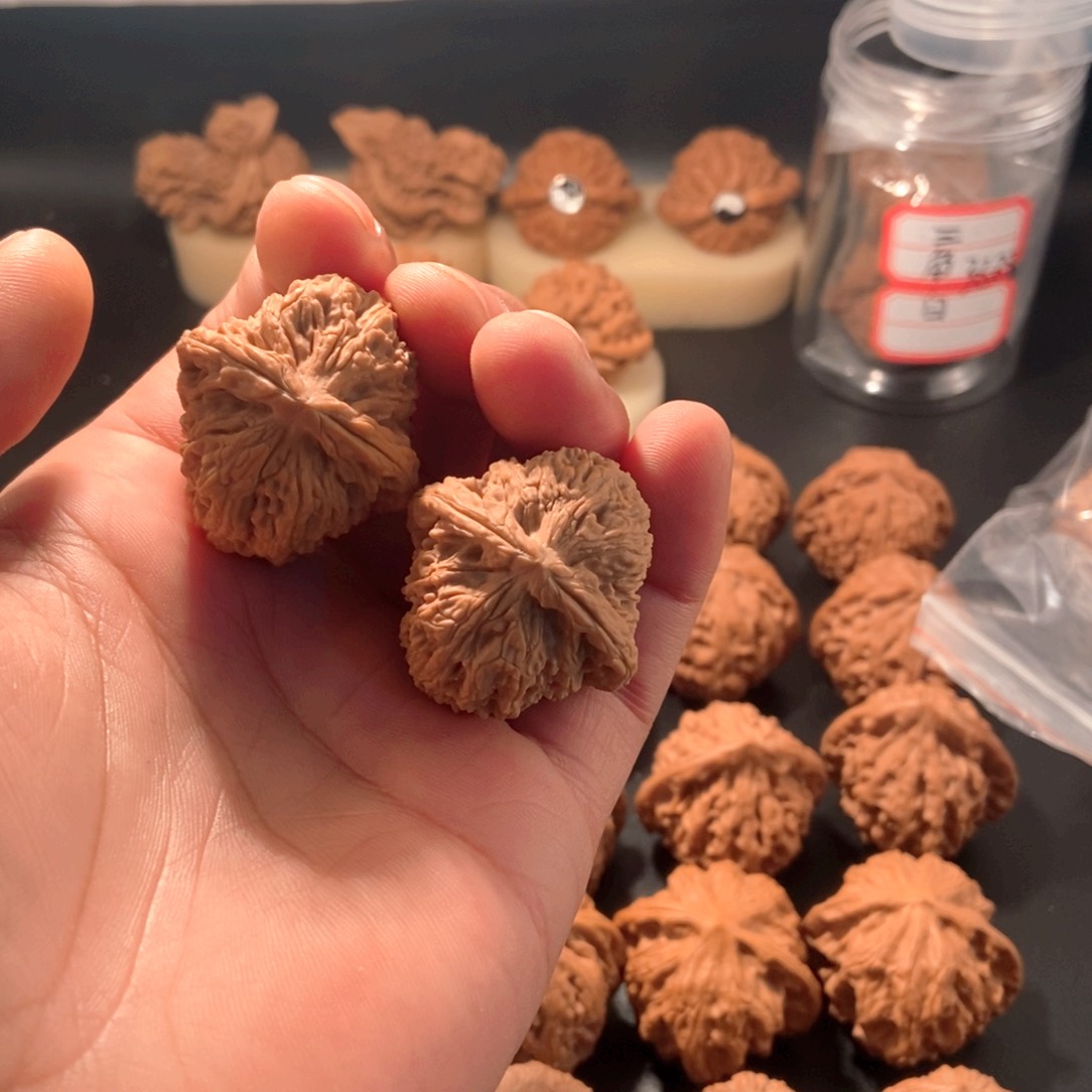 吊坠文玩核桃35三角疆