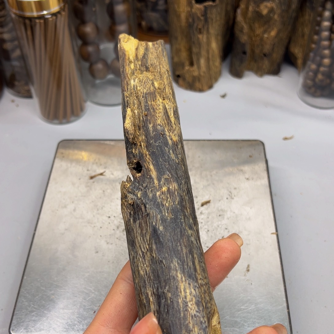 沉香沉香碎屑品**瓷张勺子虫漏64克