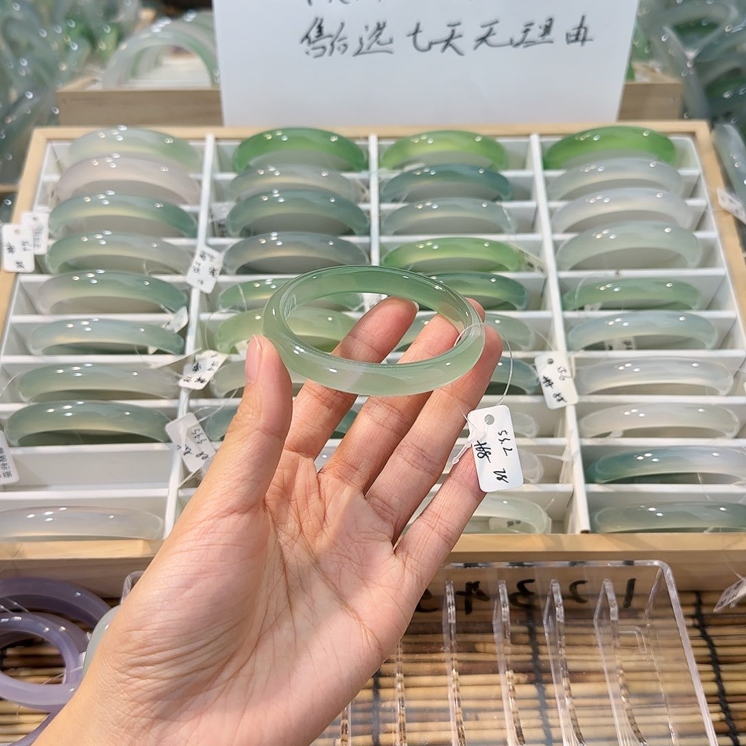 玛瑙/玉髓未镶嵌手镯圈口53.2