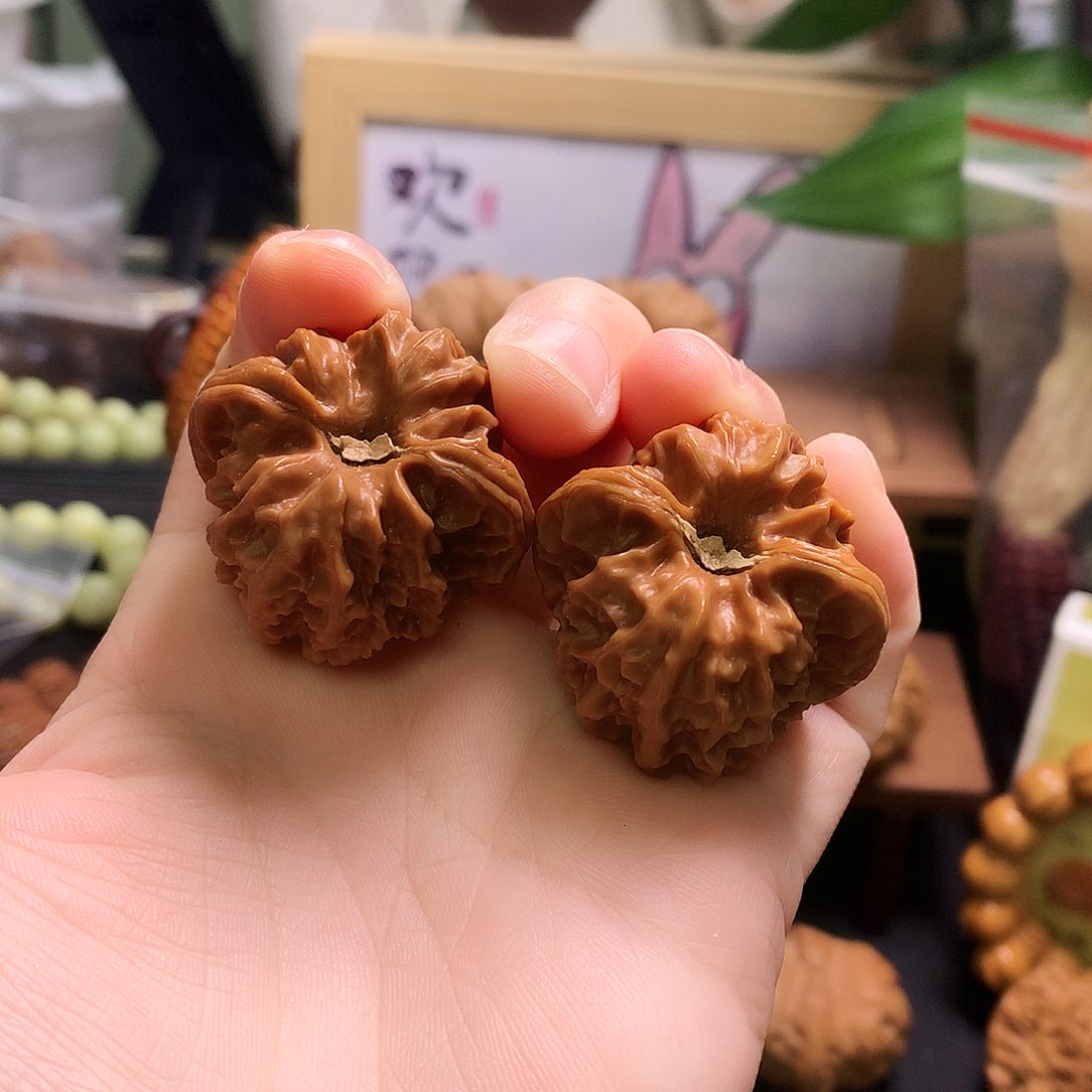 文玩核桃吊坠大龙35
