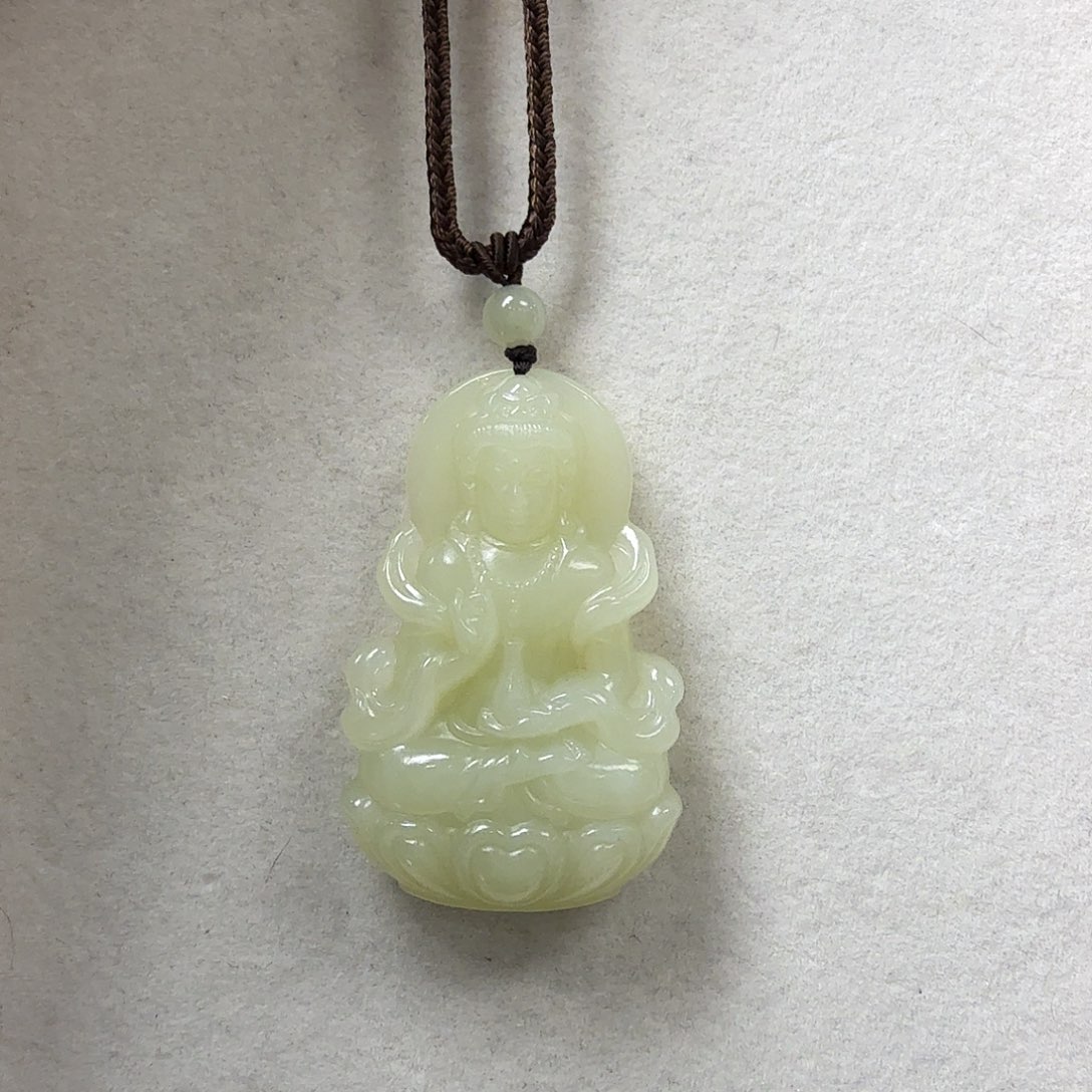 蕾****和田玉未镶嵌颈饰