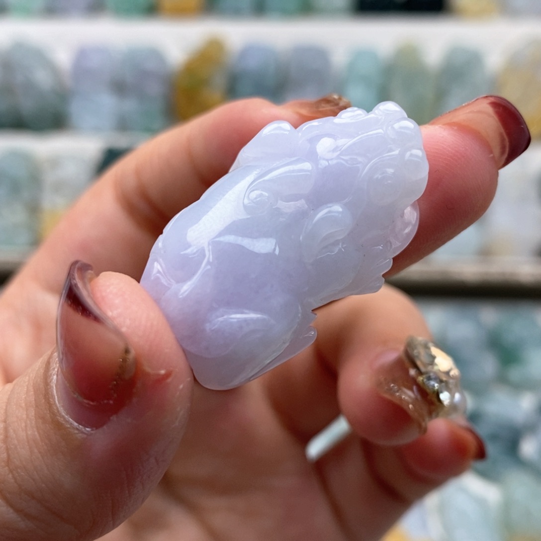 翡翠吊坠(赠链)未镶嵌