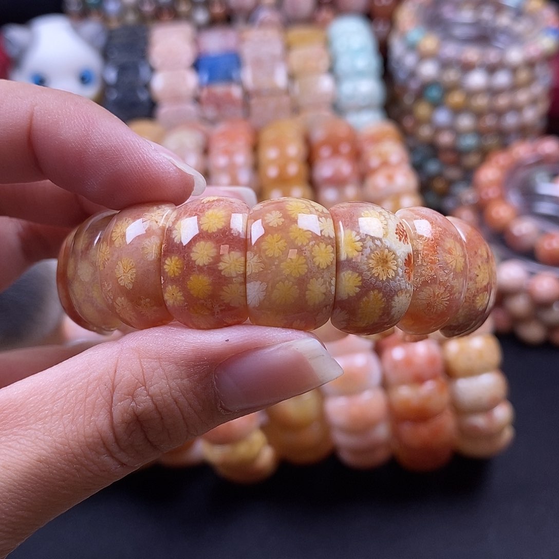 断***念硅化珊瑚（珊瑚玉）手牌未镶嵌