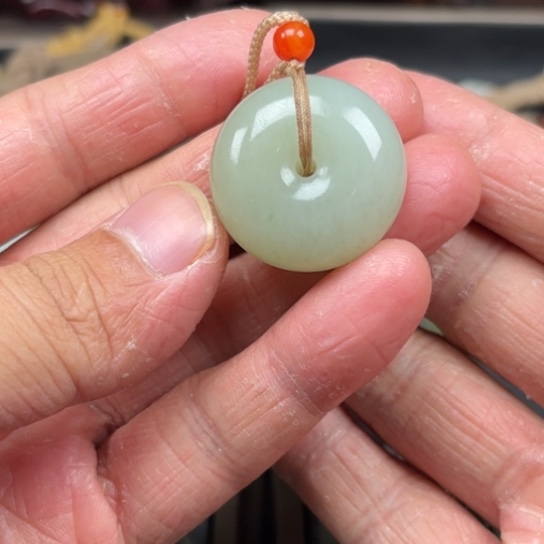 和田玉吊坠未镶嵌