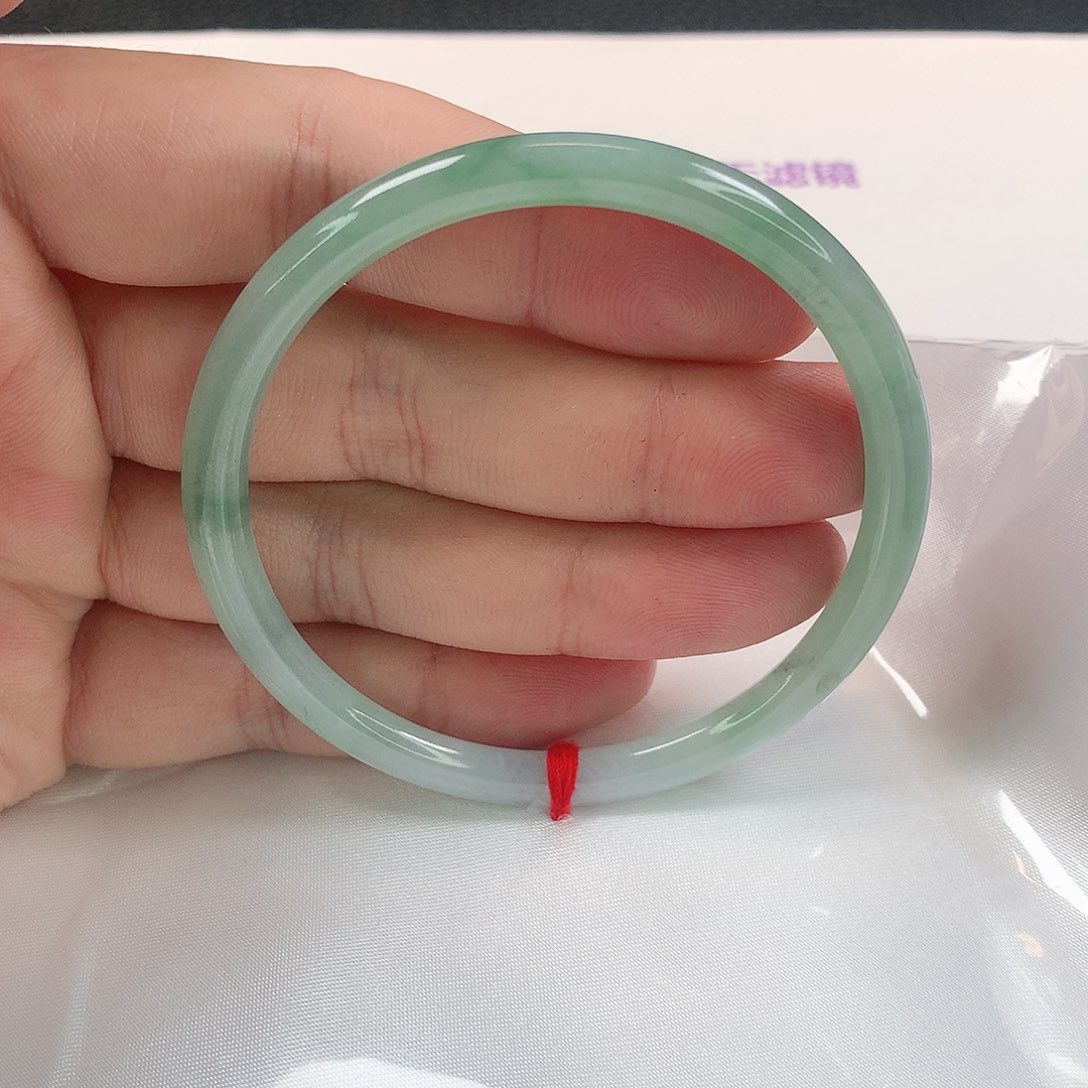 翡翠未镶嵌手镯（圆镯）356号